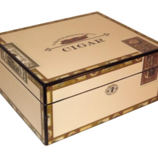 Humidor 30 szál szivar részére, mintás, lakkozott szivartartó doboz, kulccsal zárható, párásító és belső hygrometer