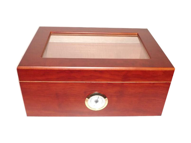 Humidor 50 szál szivar részére,  barna színű cédrusfa szivar doboz, üvegtető, párásítóval, hygrométerrel