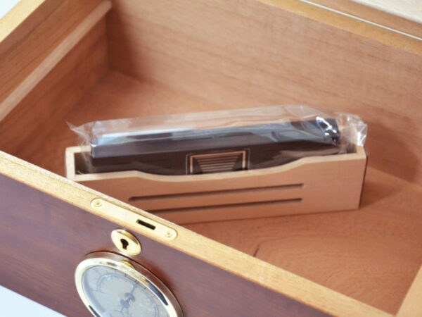 Humidor 50 szivar részére, barna, spanyol cedrusfa szivar doboz, párásító, külső hygrometer - mintás üvegtetős - Image 4