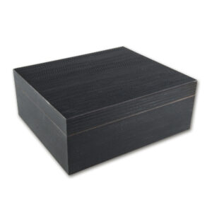 Humidor 40 szivar részére, fekete színű szivar tároló doboz, hygrométer, párásító + AJÁNDÉK szett!