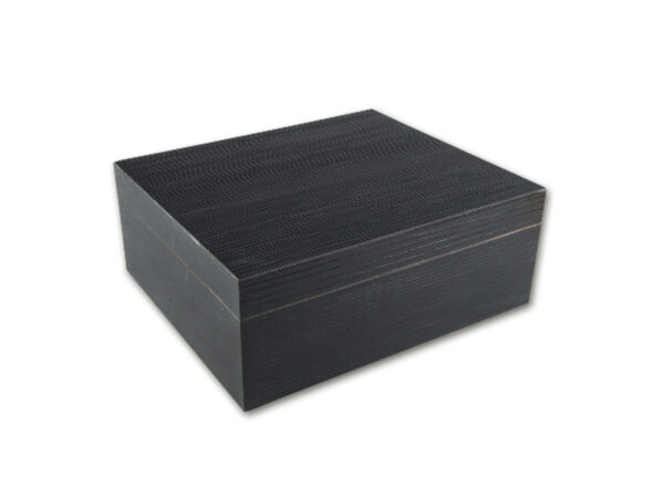 Humidor 40 szivar részére, fekete színű szivar tároló doboz, hygrométer, párásító + AJÁNDÉK szett!