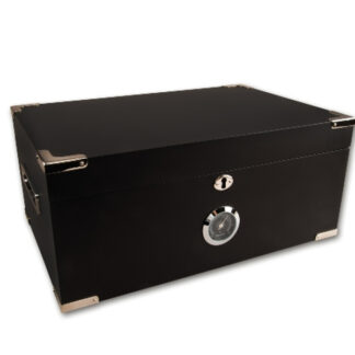 Humidor 80 szivar részére, cedrusfa szivar doboz, matt fekete + szivarvágó olló
