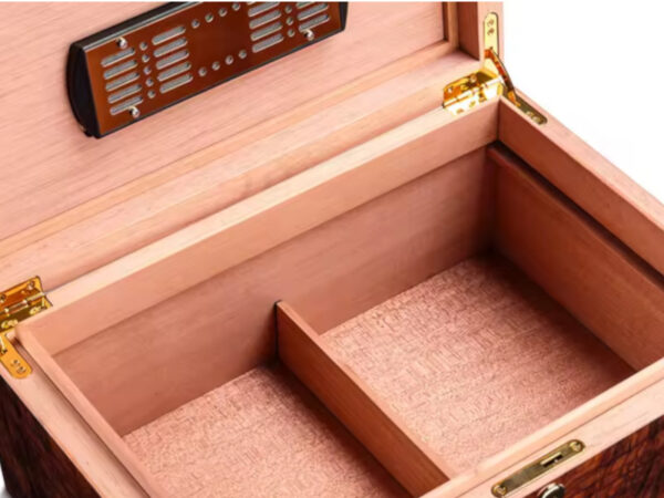 Luxus Humidor 60-80 szál szivar részére, Habana spanyol cédrusfa szivar doboz, párásítóval, hygrométerrel - Image 3