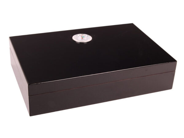 Utazó humidor - cédrusfa szivartartó doboz, párásítóval és külső hygrométerrel, sötétbarna (26x17cm)
