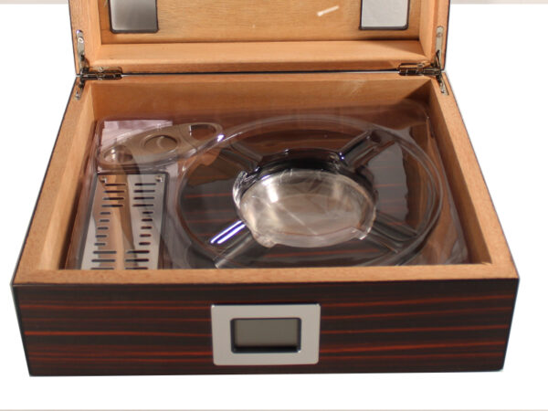 Humidor 30 szál szivar részére, spanyol cédrusfa szivar tároló doboz, üvegtetővel, párásító, hygrométer, barna-fekete + AJÁNDÉK szett - Image 3