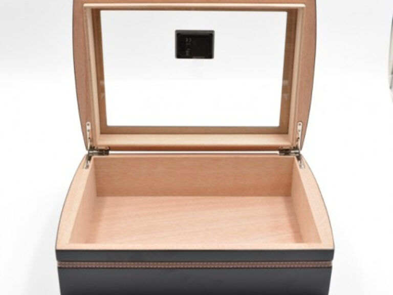 Humidor 40 szál szivarnak, cédrusfa szivar doboz, üvegtető, párásítóval, digitális higrométerrel - fekete - Image 5