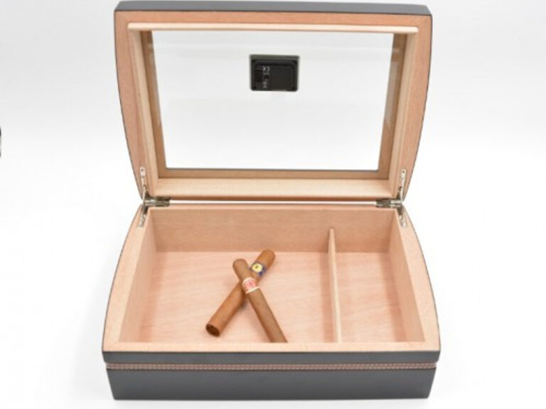 Humidor 40 szál szivarnak, cédrusfa szivar doboz, üvegtető, párásítóval, digitális higrométerrel - fekete - Image 6