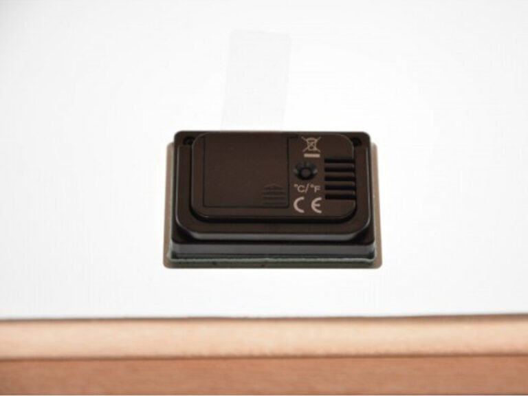 Humidor 40 szál szivarnak, cédrusfa szivar doboz, üvegtető, párásítóval, digitális higrométerrel - fekete - Image 9