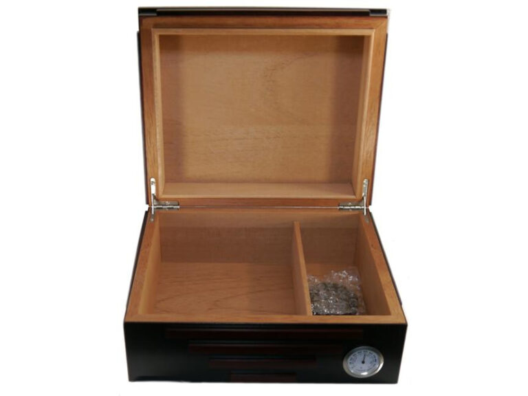 Humidor 40 szál szivarnak, fekete-cseresznye színű, cédrusfa szivar doboz, párásítóval és külső hygrometerrel - Image 2