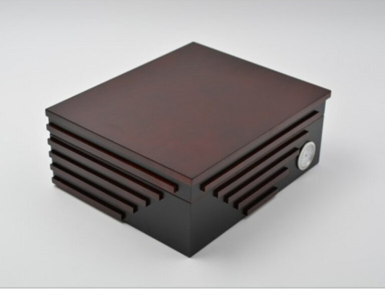 Humidor 40 szál szivarnak, fekete-cseresznye színű, cédrusfa szivar doboz, párásítóval és külső hygrometerrel - Image 4