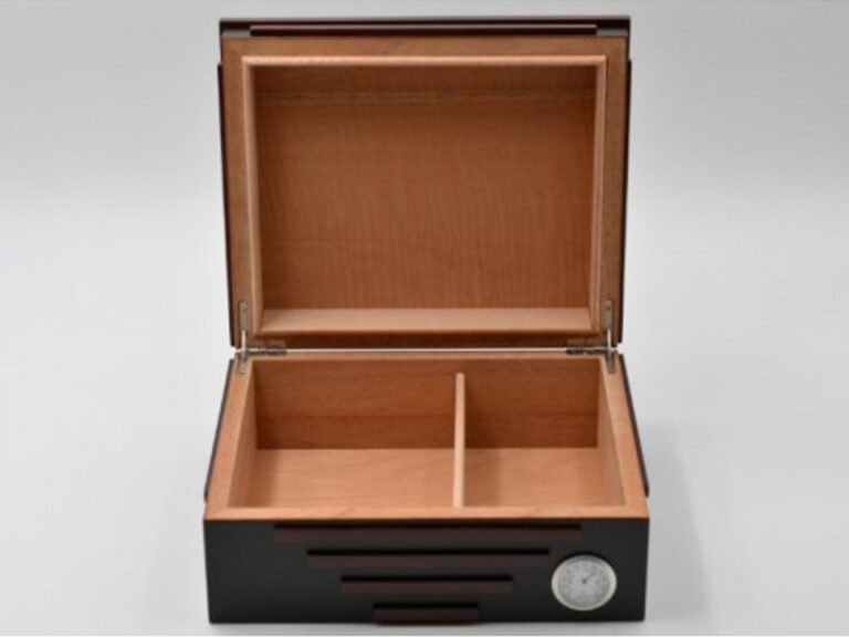 Humidor 40 szál szivarnak, fekete-cseresznye színű, cédrusfa szivar doboz, párásítóval és külső hygrometerrel - Image 8