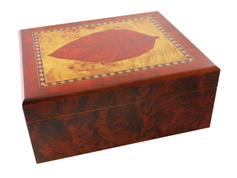 Humidor 40 szivar részére, cédrusfa szivartartó doboz, dohánylevél díszítéssel - Image 4