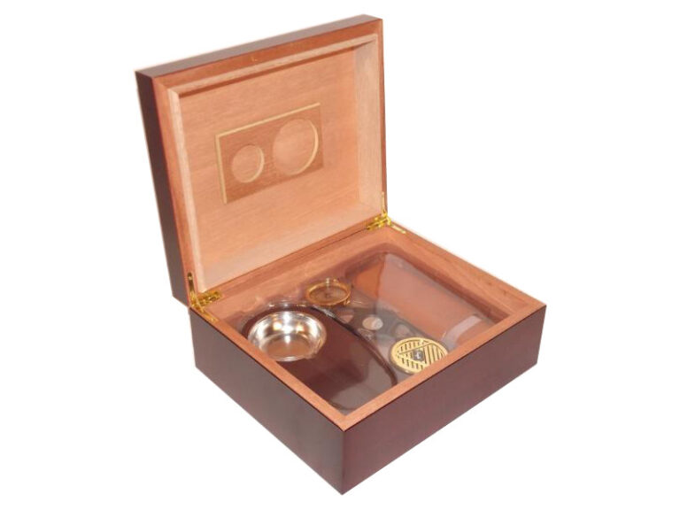 Humidor 40 szál szivar részére, cédrusfa szivar tároló doboz, párásítóval, hygrométerrel - bordó + AJÁNDÉK szett! - Image 3