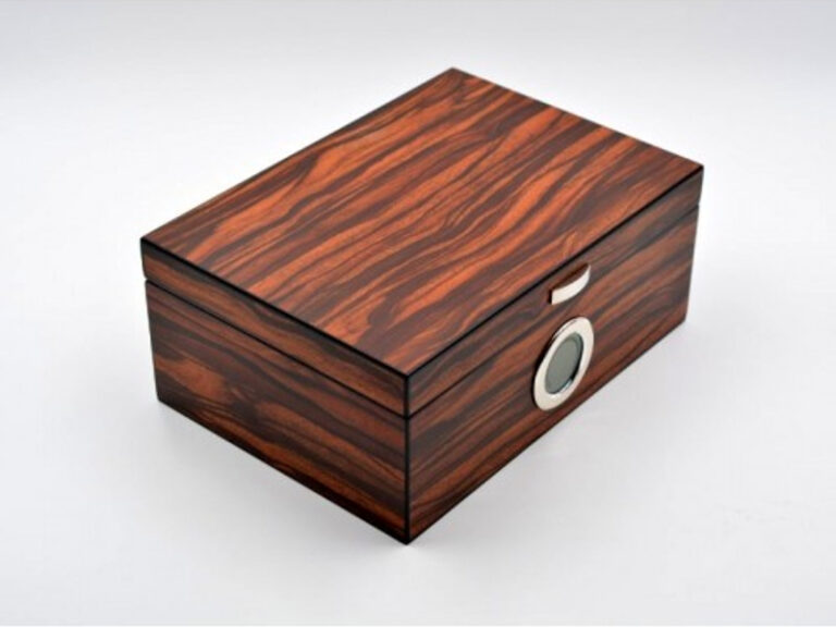 Exkluzív-Luxus humidor 50 szál szivar részére, cédrusfa szivar doboz, DIGITÁLIS hygrométerrel - barna-csíkos - Image 7