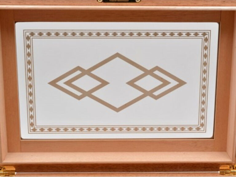 Humidor 50 szivar részére, barna színű cédrusfa szivar doboz, mintás üvegtetővel, külső hygrometerrel - Image 9
