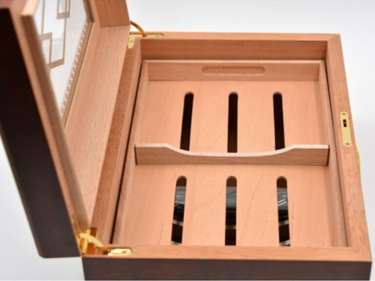 Humidor 50 szivar részére, barna színű cédrusfa szivar doboz, mintás üvegtetővel, külső hygrometerrel - Image 10