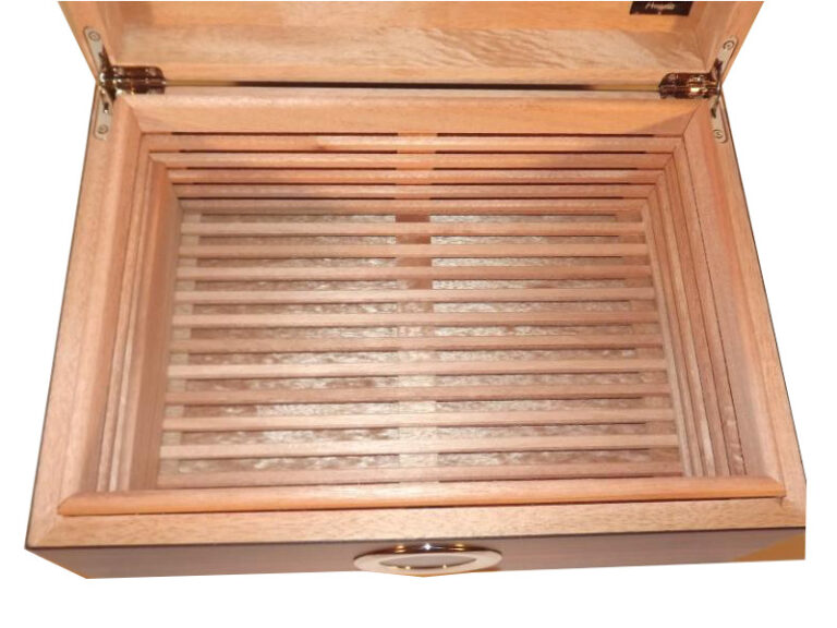Exkluzív-Luxus humidor 50 szál szivar részére, cédrusfa szivar doboz, DIGITÁLIS hygrométerrel - barna-csíkos - Image 3