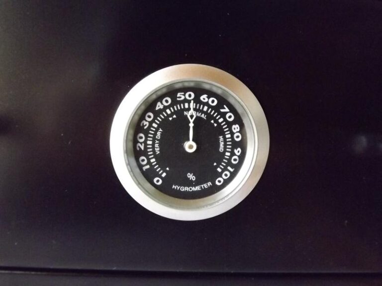 Humidor 80 szivar részére, fekete szivar tartó szekrény, külső hygrometer, üveg ajtó - Image 6