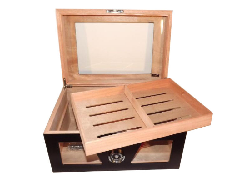 Gasztro humidor 80 szál szivar részére, üveges szivar doboz, cédrusfa, külső hygrométerrel és párásítóval - fekete - Image 4