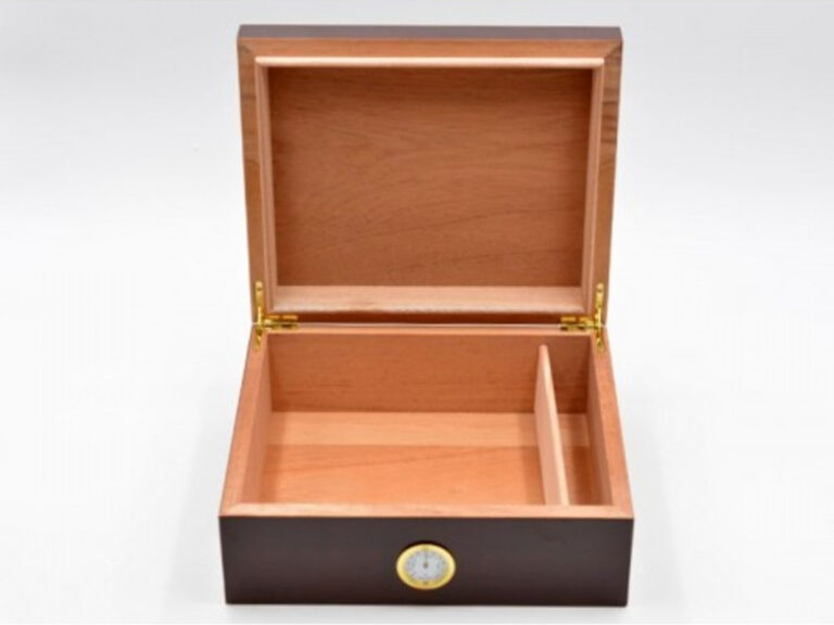 Humidor 40 szál szivar részére, cédrusfa szivar doboz, párásítóval, külső hygrométerrel - vöröses barna, Angelo - Image 8