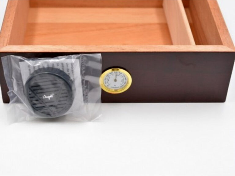 Humidor 40 szál szivar részére, cédrusfa szivar doboz, párásítóval, külső hygrométerrel - vöröses barna, Angelo - Image 10