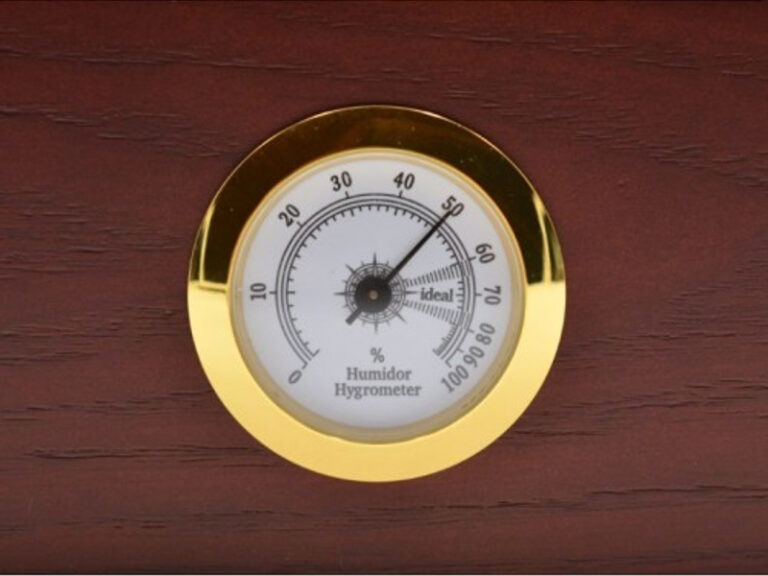 Humidor 50 szál szivar részére, cédrusfa szivar doboz, üvegtető, párásítóval, hygrométerrel - vöröses barna, Angelo - Image 10