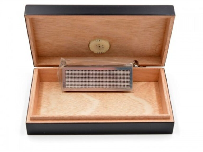 Utazó humidor - cédrusfa szivartartó doboz, párásítóval és külső hygrométerrel, fekete (19x11cm) - Image 5