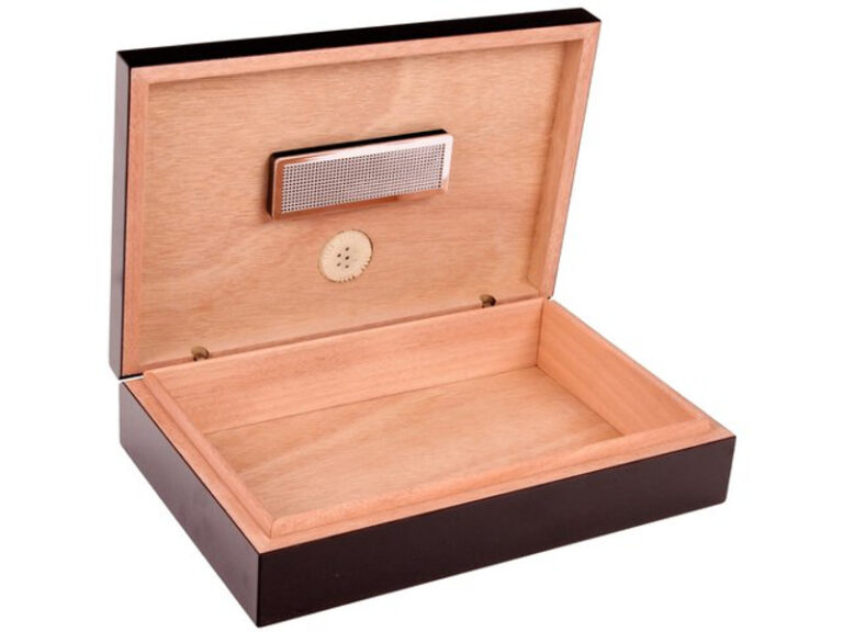 Utazó humidor - cédrusfa szivartartó doboz, párásítóval és külső hygrométerrel, fekete (26x17cm) - Image 2